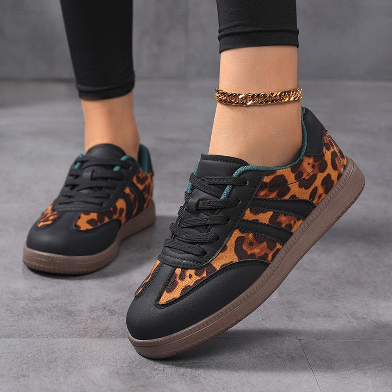 R1271 Leopard Faux Suede Lace Up Sneakers