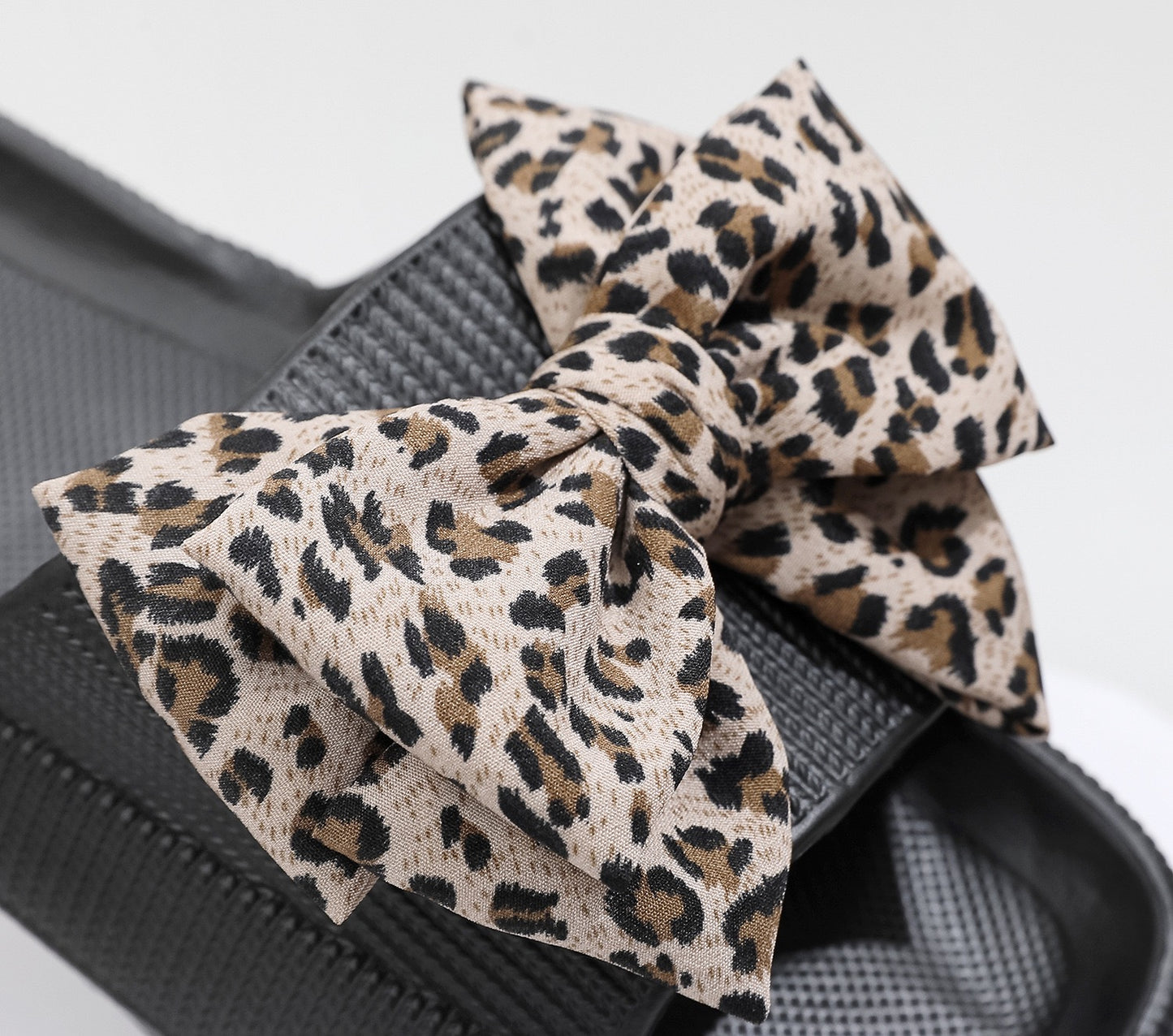 R1269 Leopard Bow Decor Slippers