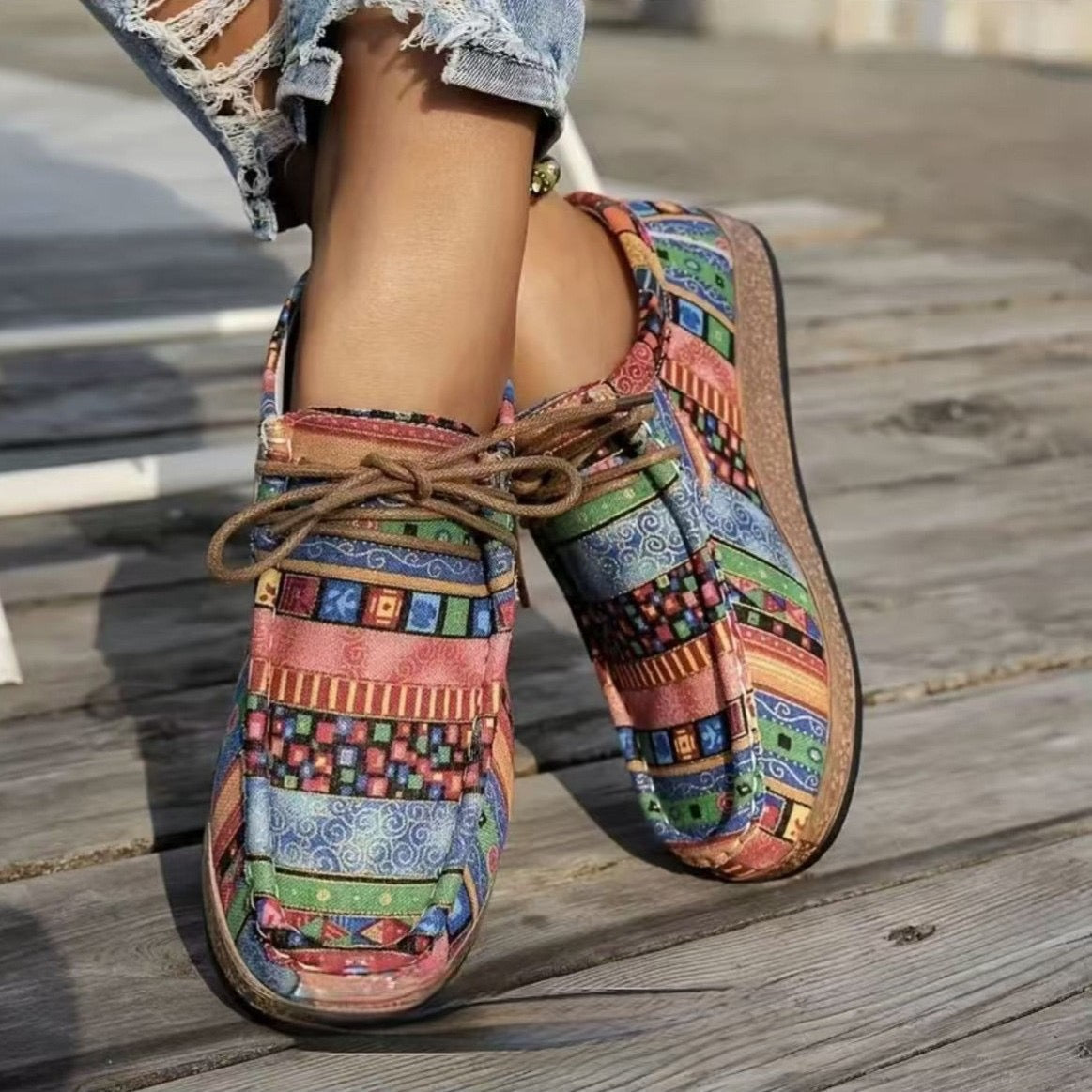 R1367 Western Print Faux Suede Lace-up Decor Slip On Shoes