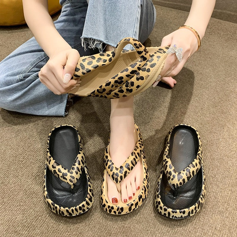 R1267 Leopard Print Thick Sole Flip Flops