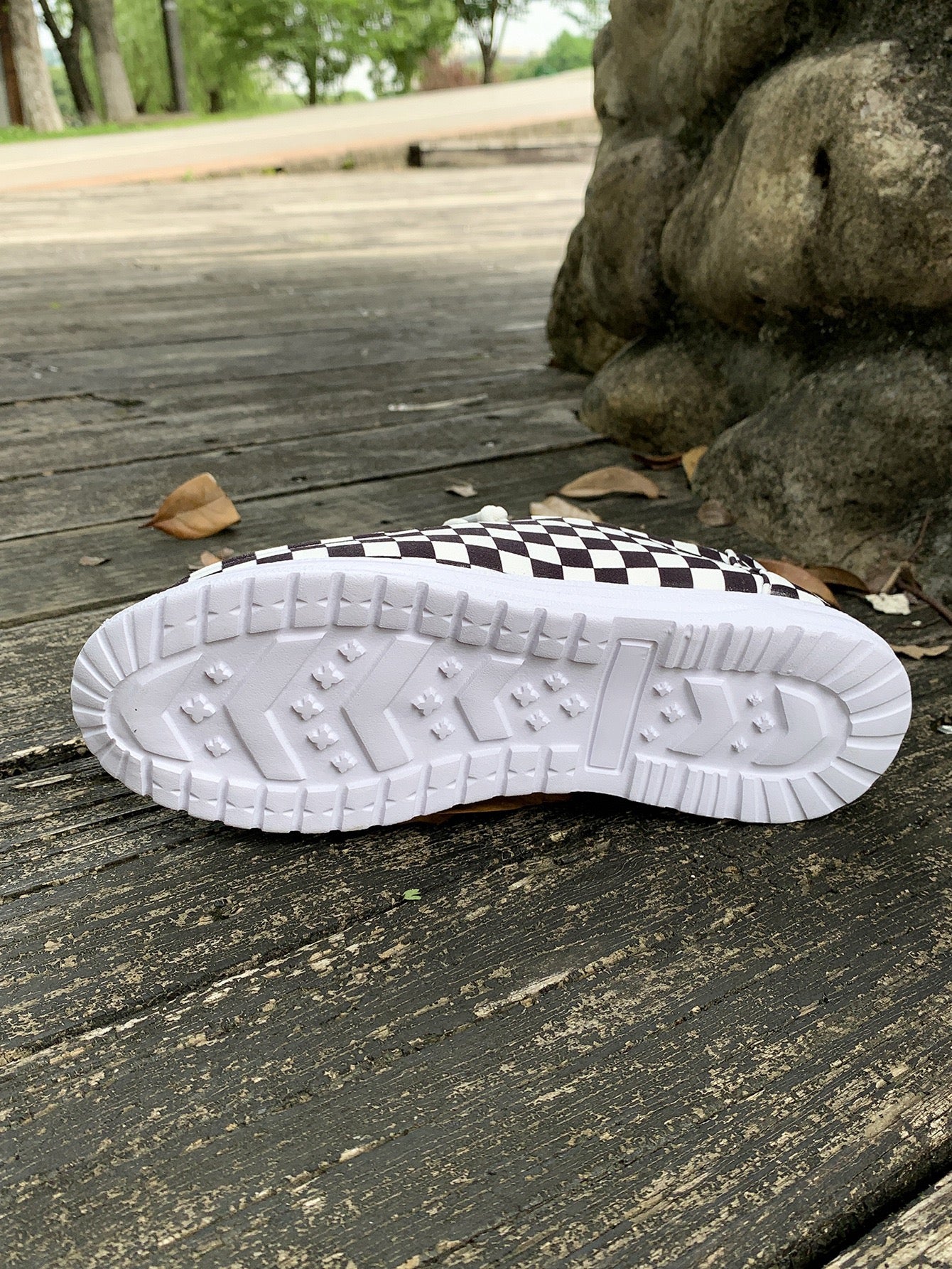 R1270 Lace-up Checked Flat Shoes
