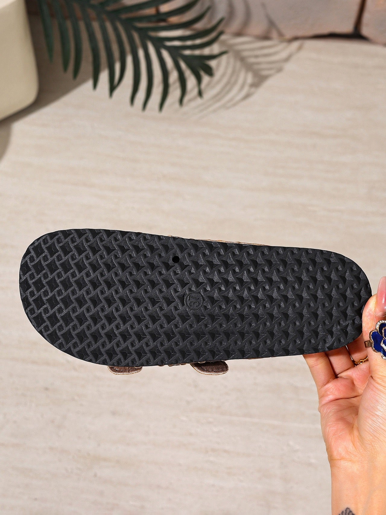 R1198 Two-tone Retro Buckle Straps Slippers