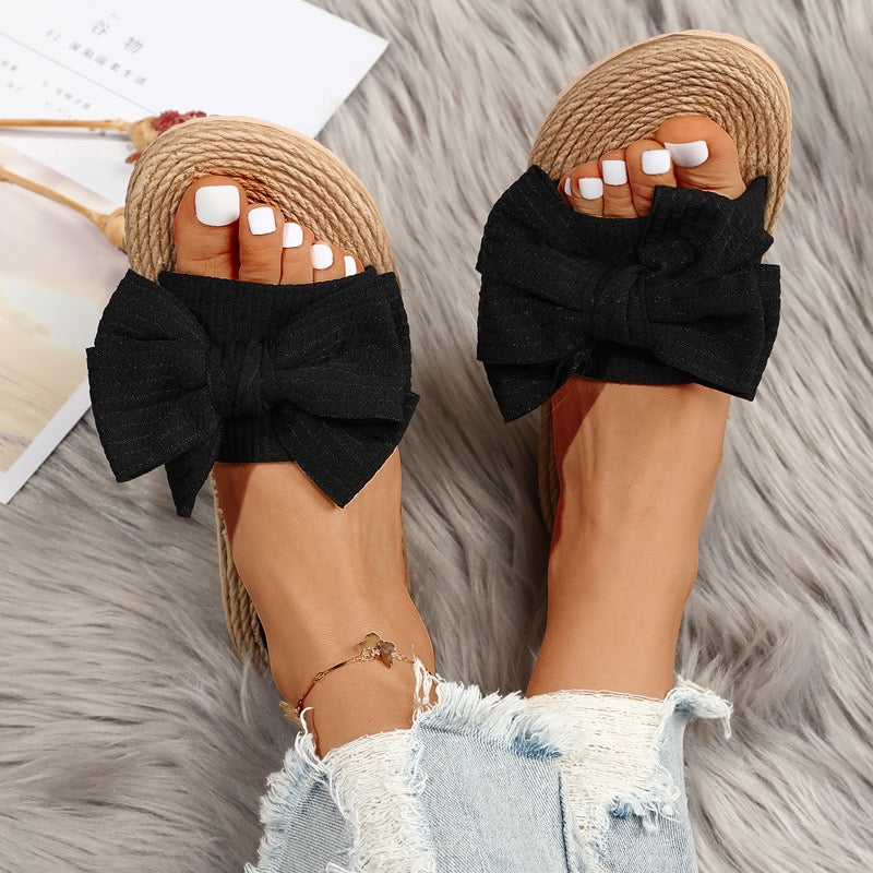 R1243 Bow Decor Straw Woven Flip Flop Slippers