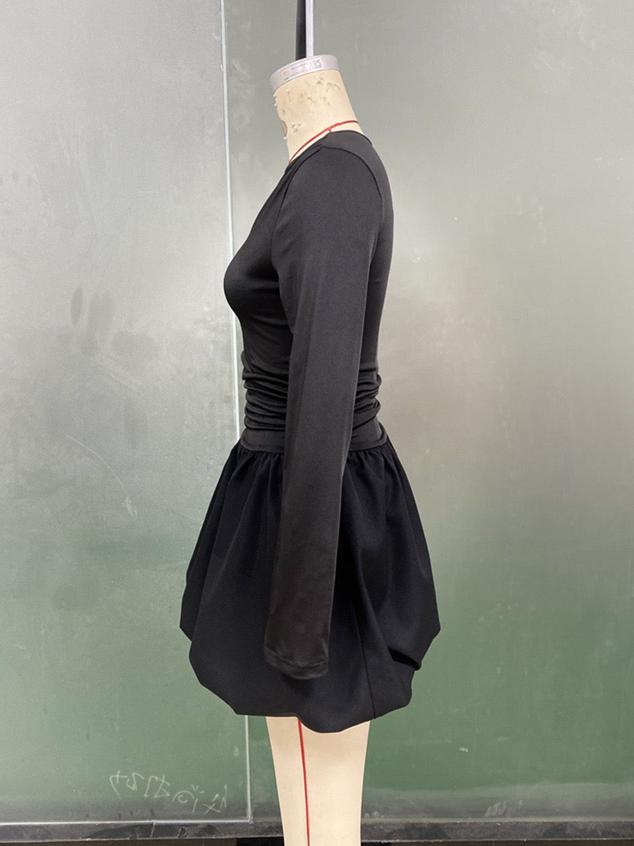R1239 Slim-Fitting Long-Sleeve Dress with Elastic and Puffy Skirt