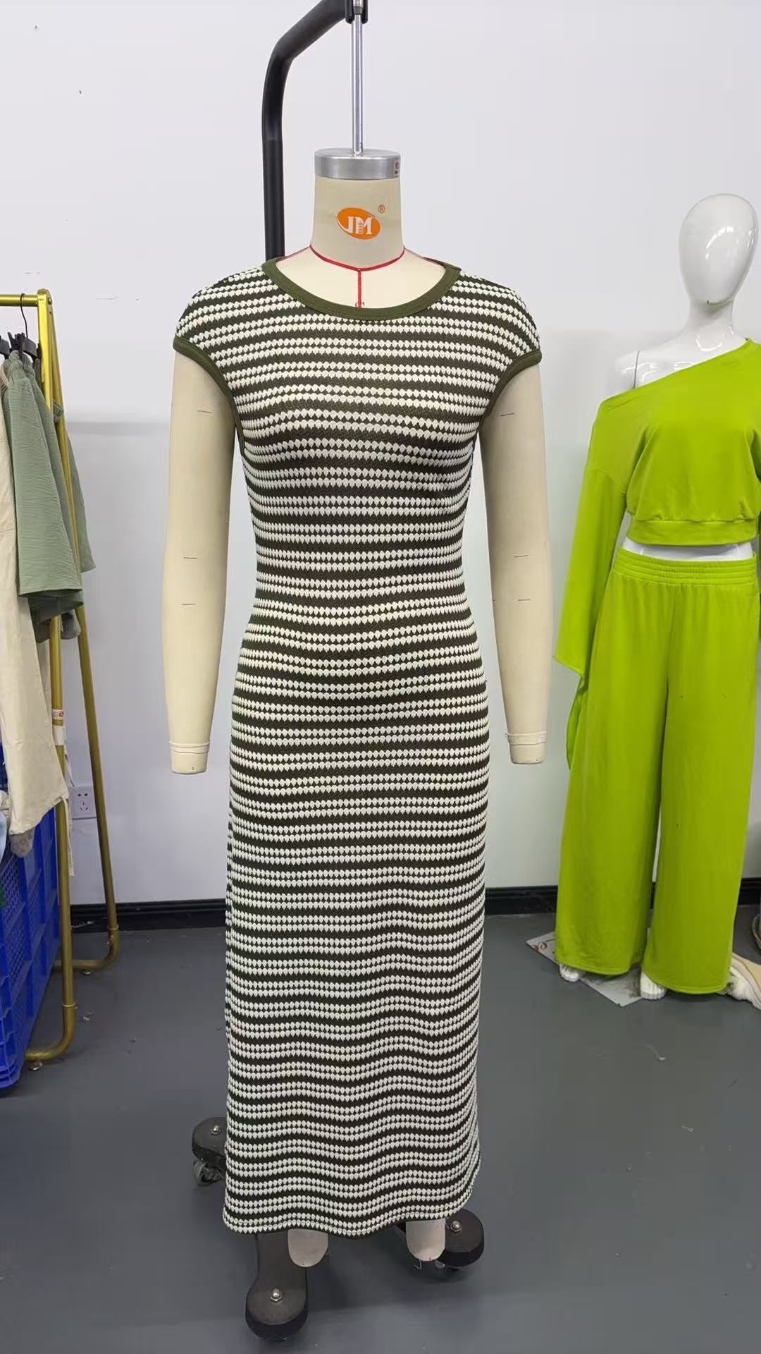 R1274 Short Sleeve Slim Fit Stripe Sweater Maxi Dress