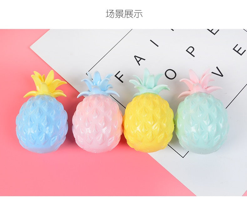 R1490 Pineapple Squeeze Toy