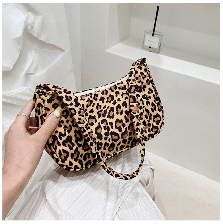 R1201 Leopard Print Minimalist Shoulder Bag