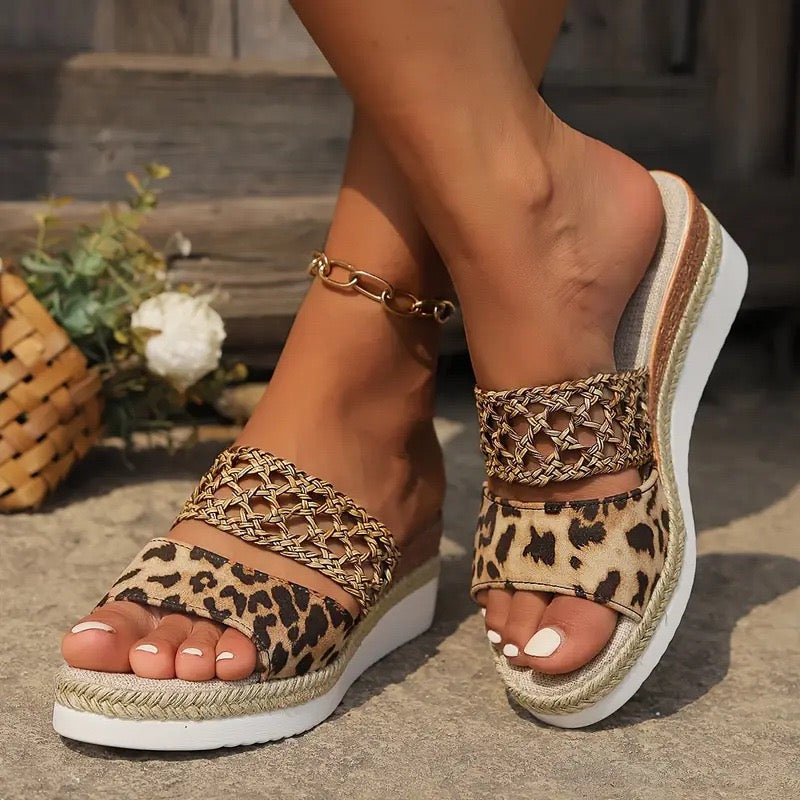 R1251 Braided Details Wedge Slippers
