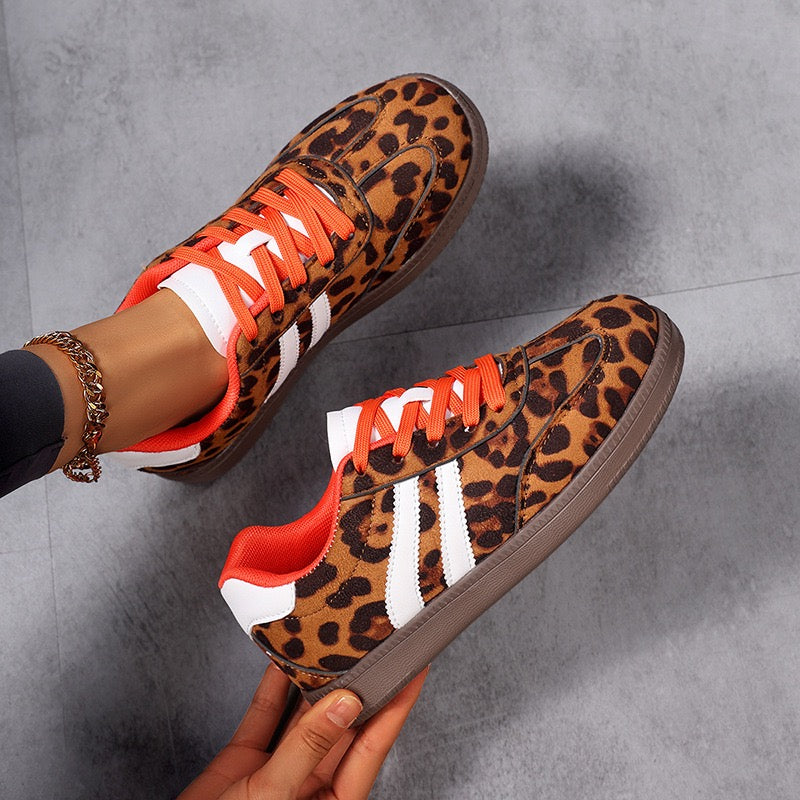 R1271 Leopard Faux Suede Lace Up Sneakers